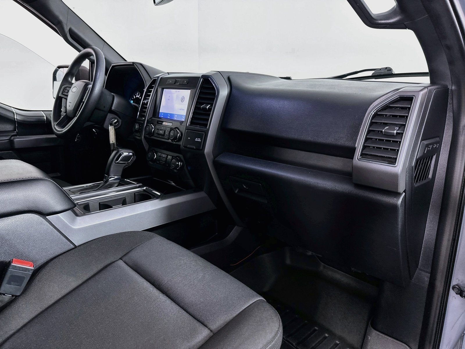 Used 2020 Gray Metallic Ford XLT image 27