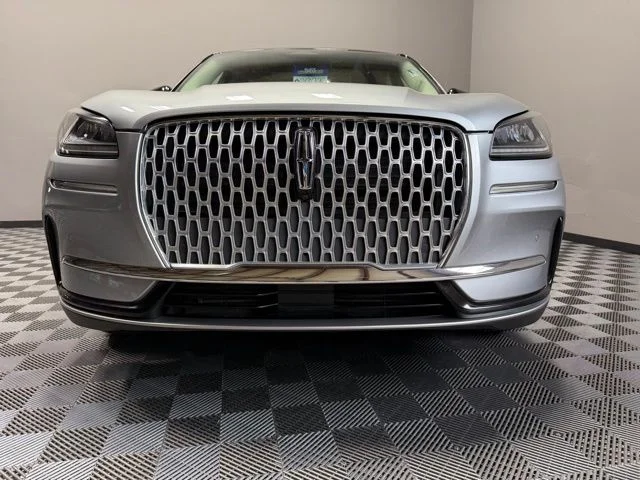 Used 2023 Silver Lincoln Standard image 3