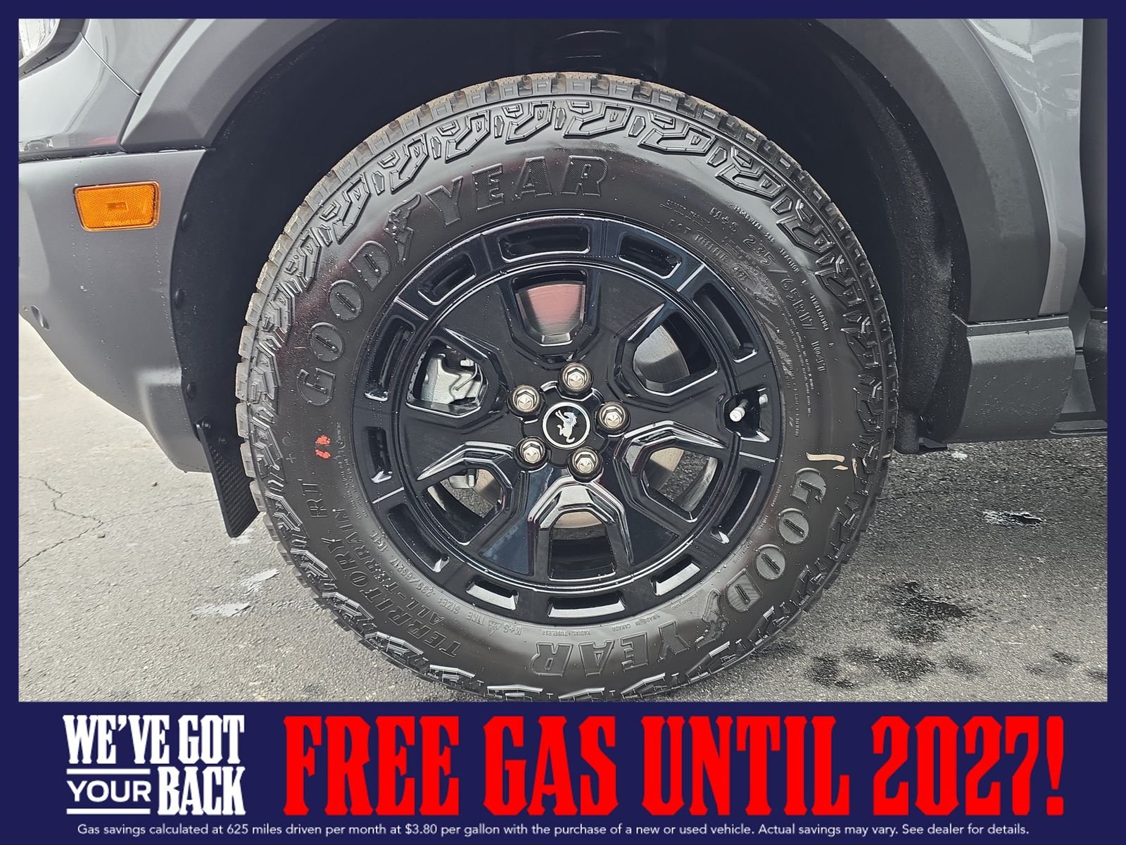 New 2025 Carbonized Gray Metallic Ford Outer Banks image 33