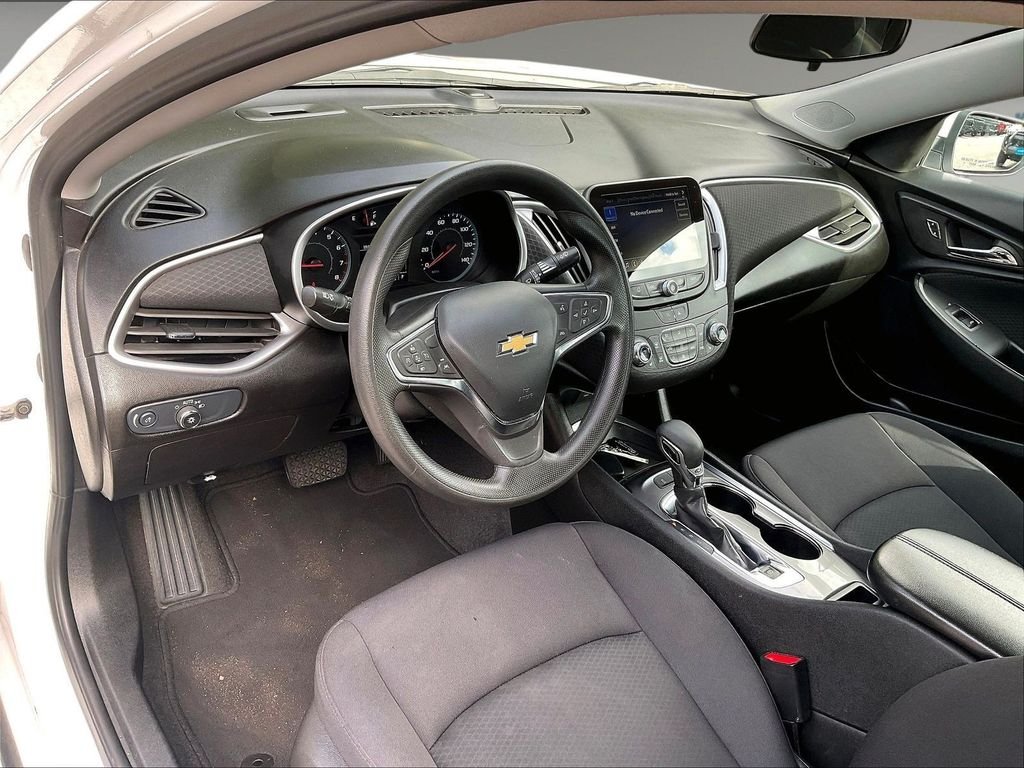 Used 2024 White Chevrolet LT image 8
