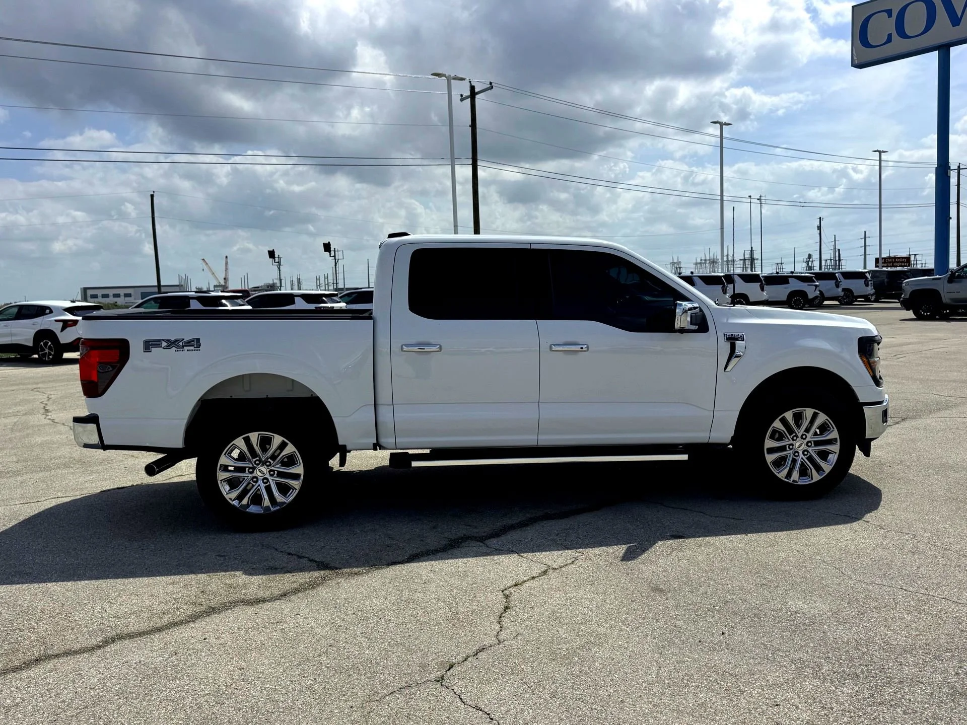 Used 2024  Ford XLT image 5