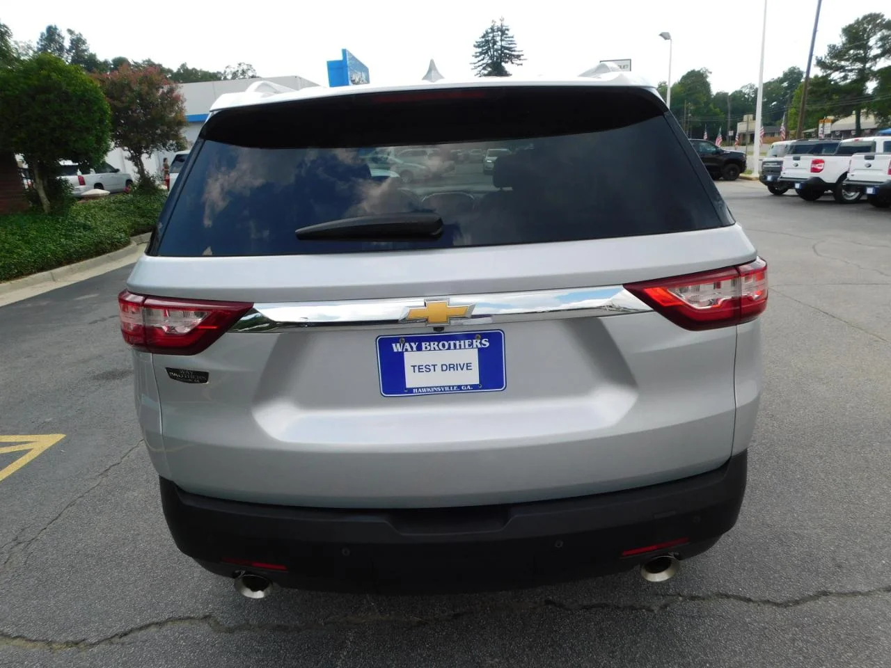 Used 2018 Silver Chevrolet FWD 4DR LT CLOTH W/1LT image 7