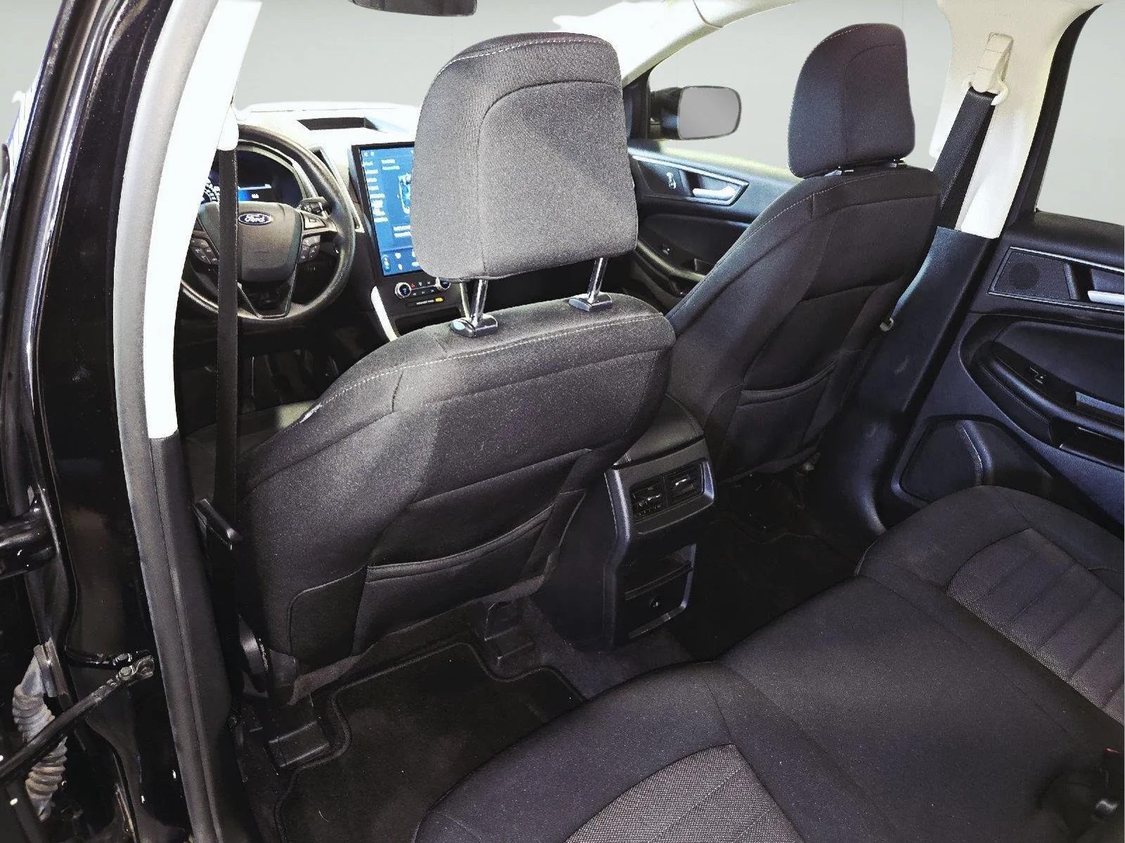 Used 2023 Agate Black Ford SE image 37