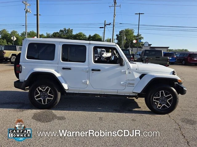 Used 2024 White Jeep Sahara image 13