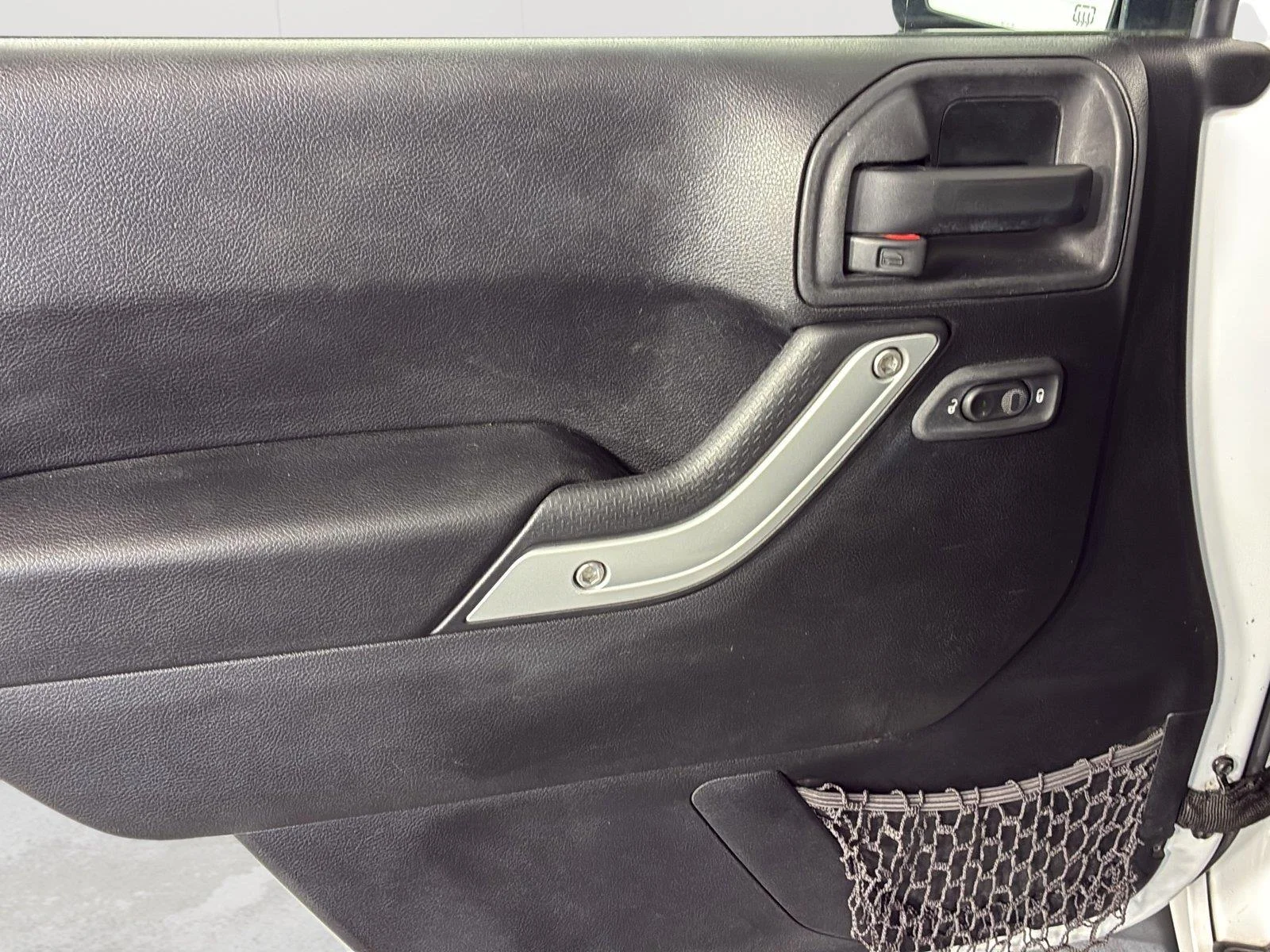 Used 2014 Bright White Clearcoat Jeep Sahara image 26