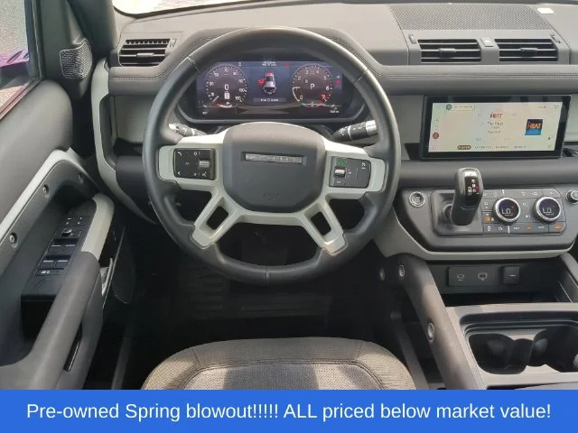 Used 2020  Land Rover SE image 41