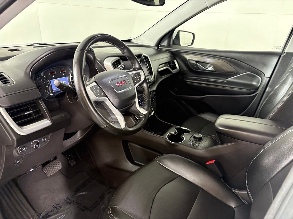 Used 2024 White GMC SLT image 21