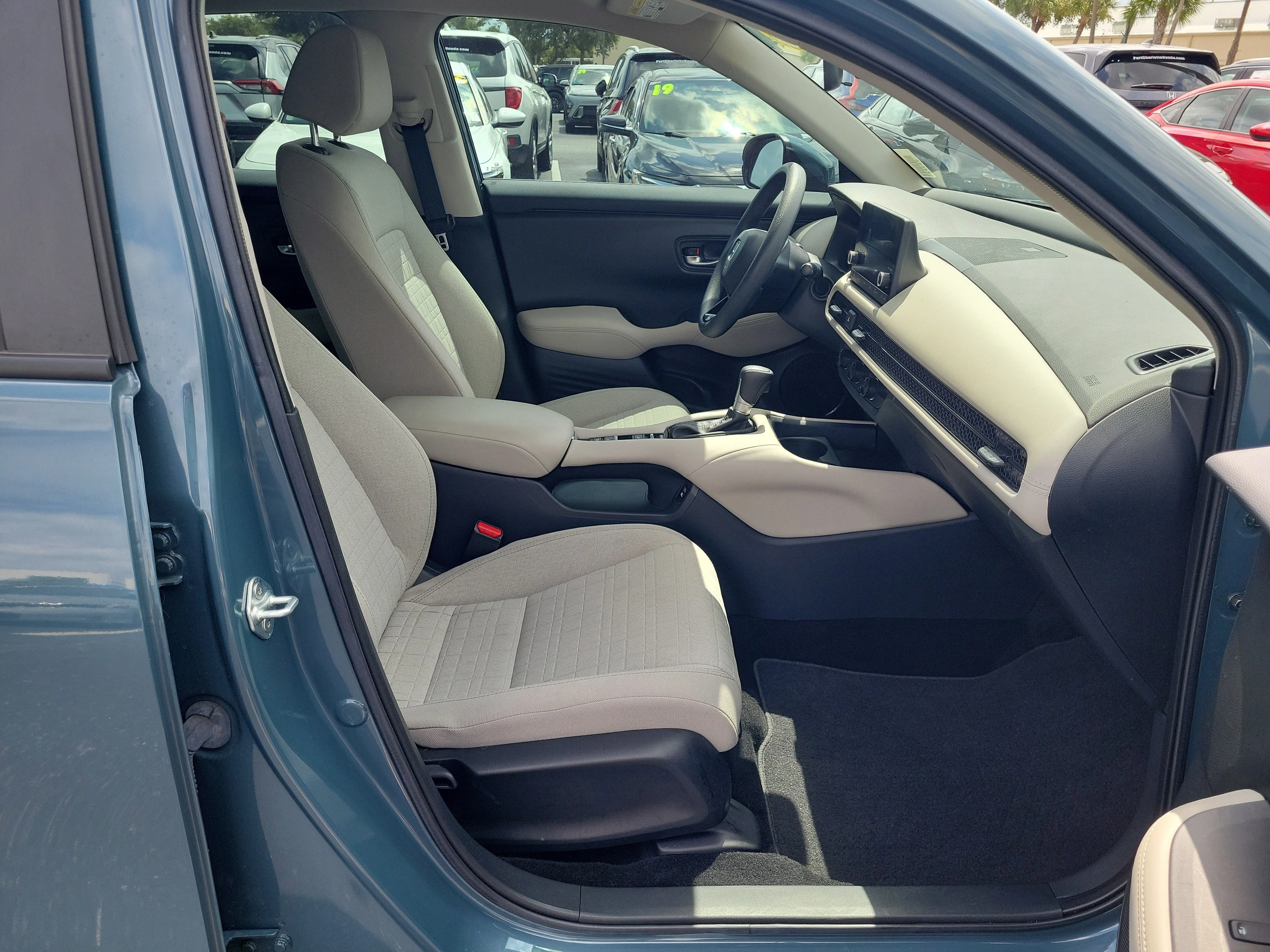 2025 Honda HR-V LX - Photo 8