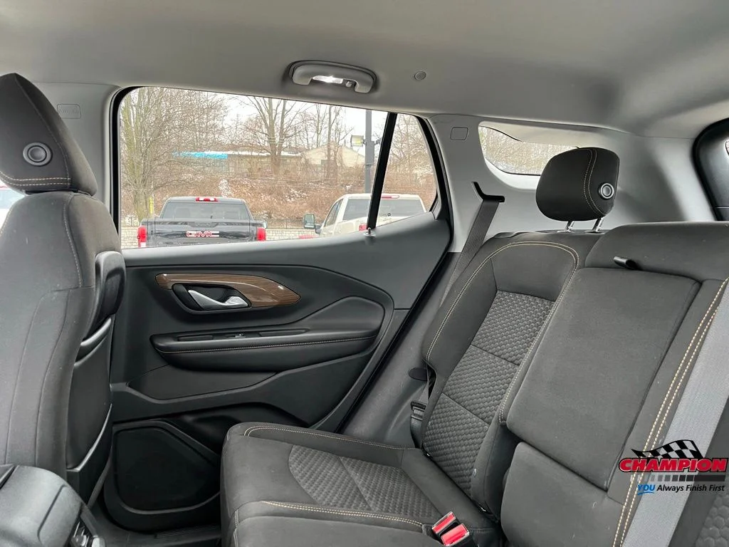 Used 2018 Black GMC SLE image 23