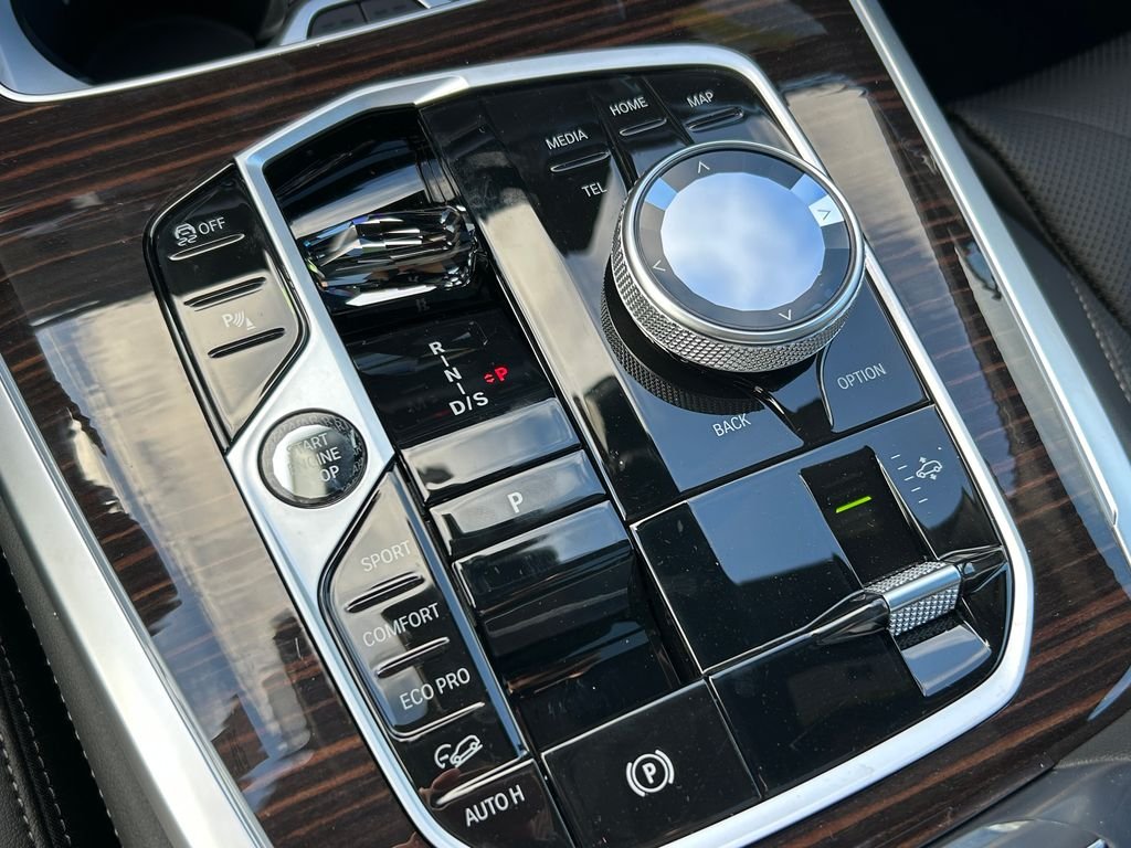 New 2027 Dravit Grey Metallic BMW xDrive40i image 28