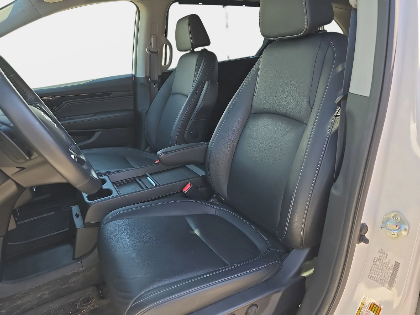 Used 2023 Platinum White Pearl Honda Touring image 10