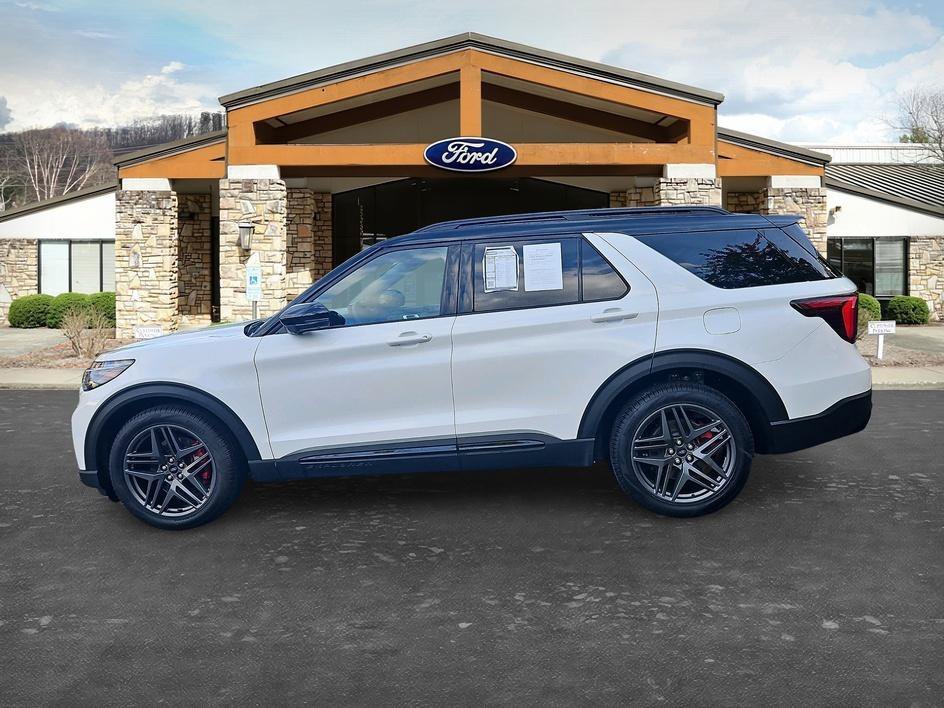 Used 2025 White Metallic Ford ST image 7