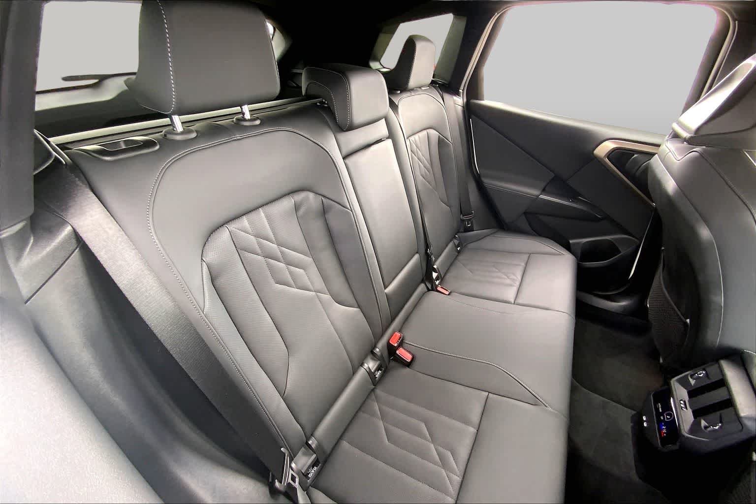 Used 2025 Mineral White Metallic BMW 30 xDrive image 19