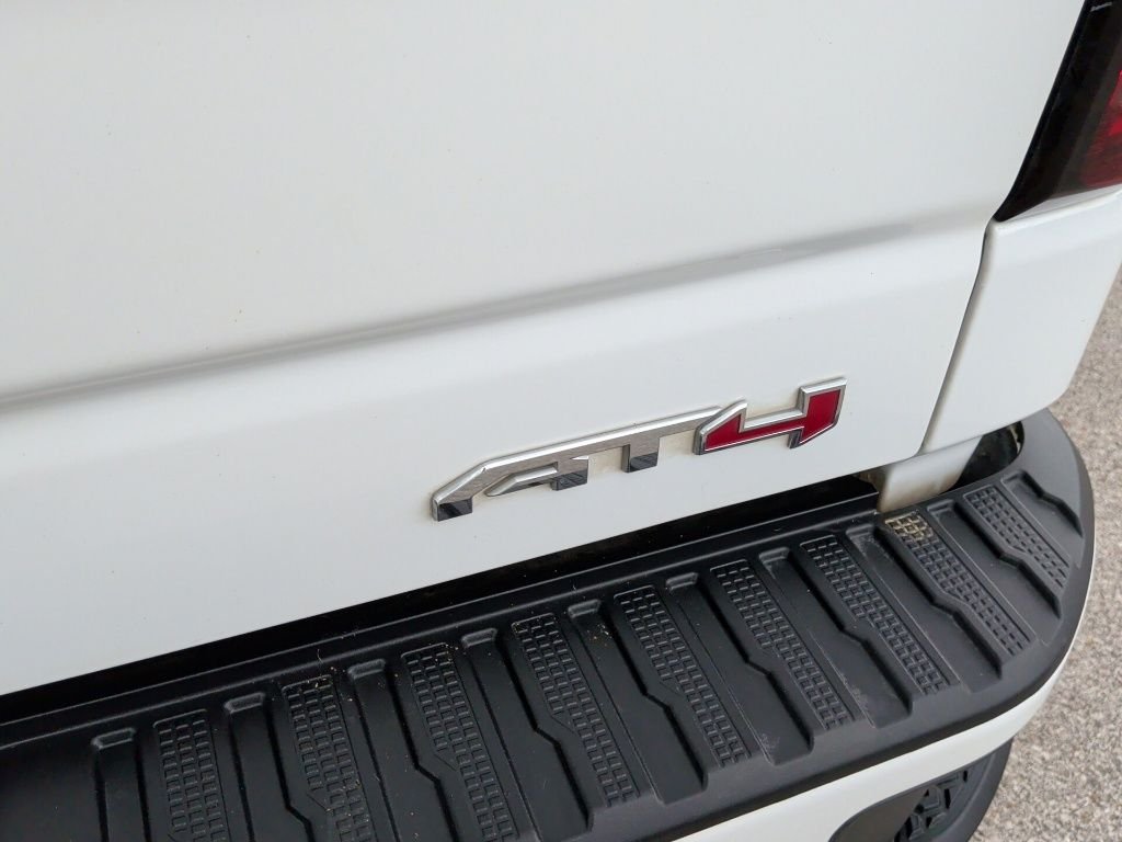 Used 2024 White GMC AT4 image 46