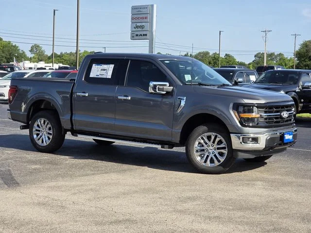 New 2026 Carbonized Gray Metallic Ford XLT image 2