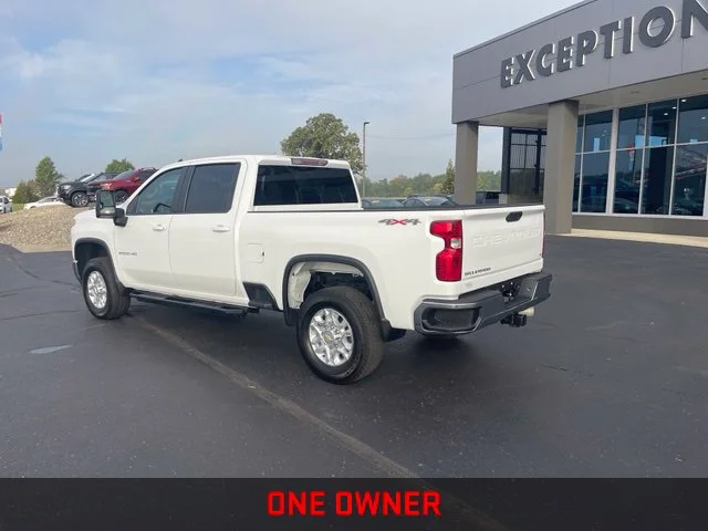 Used 2022 White Chevrolet LT image 3