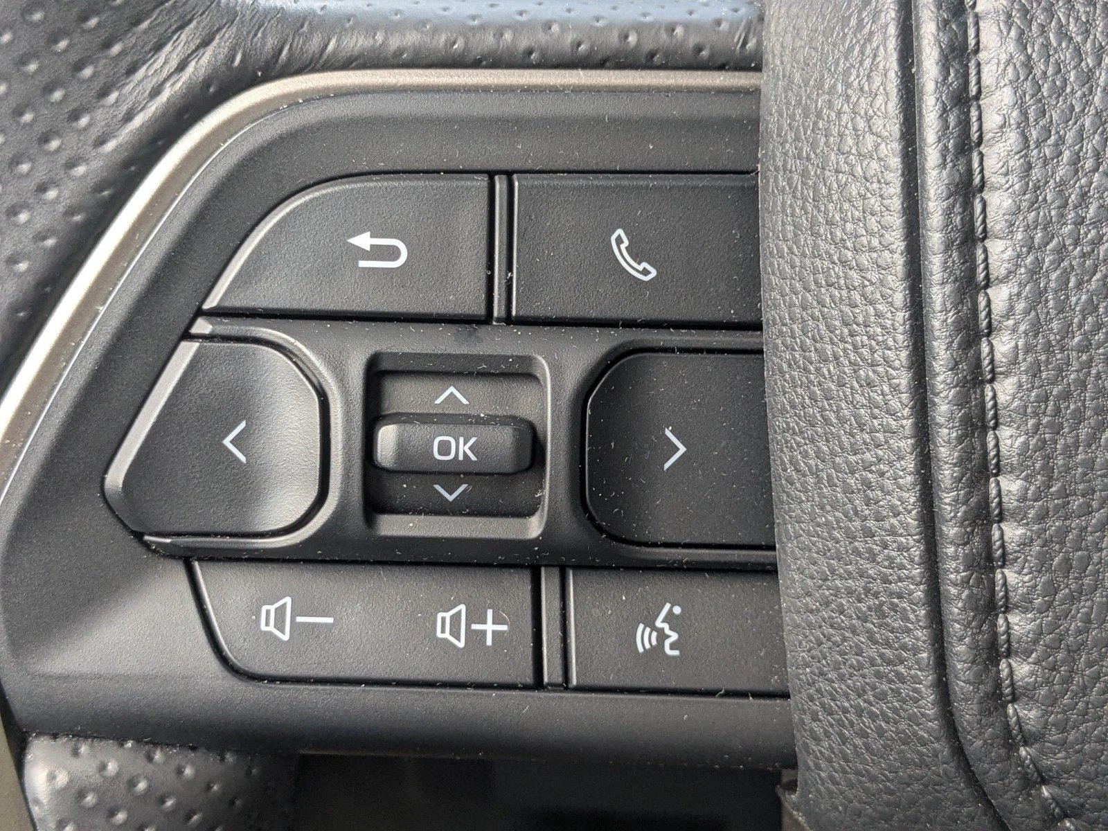 Certified Used 2025 Ice Cap Toyota SR5 image 22