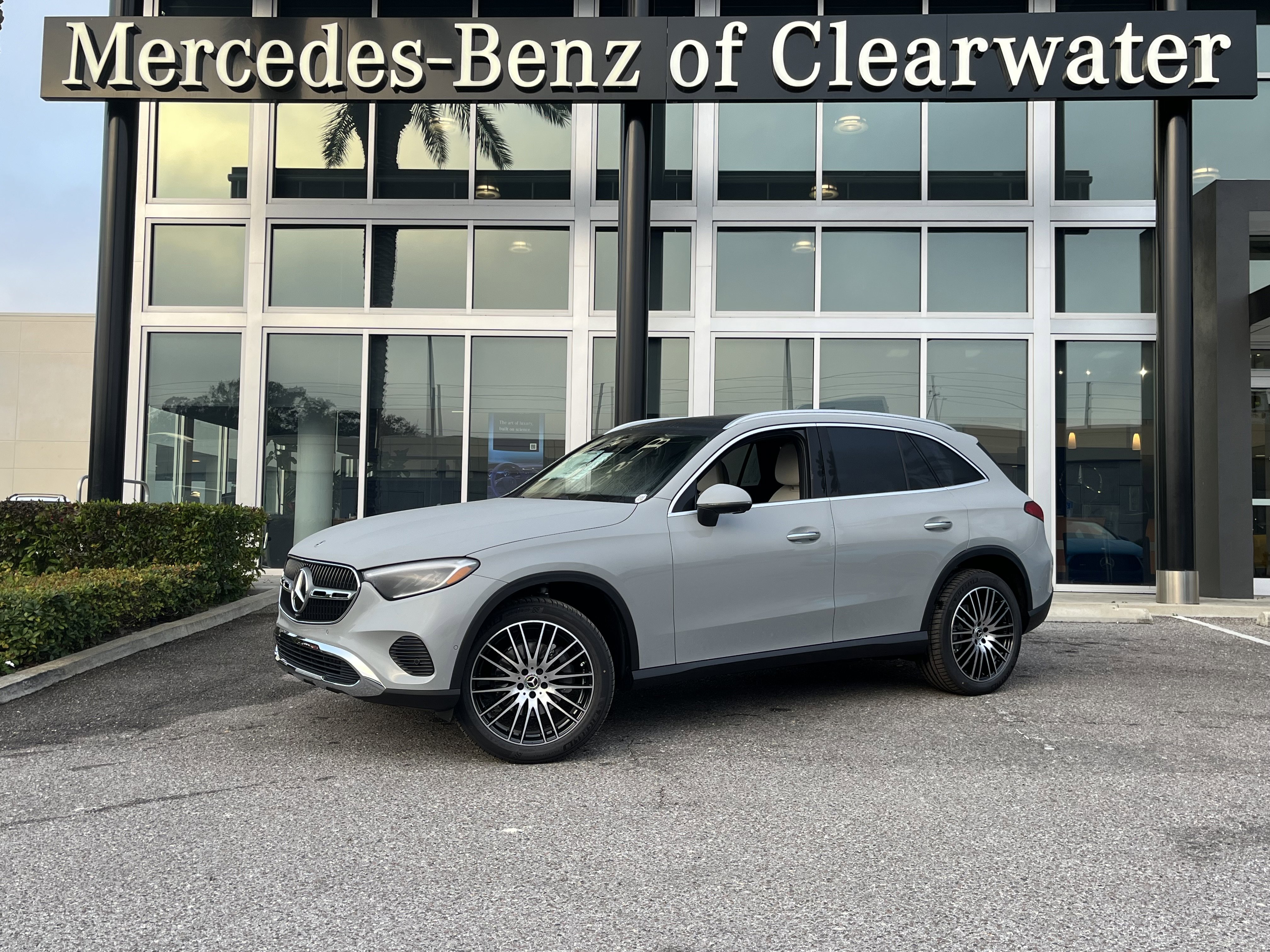 New 2026 MANUFAKTUR Alpine Grey Mercedes-Benz GLC 300 image 1