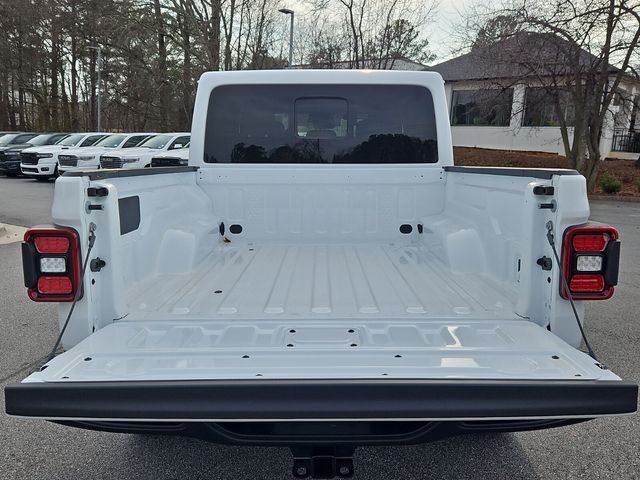 New 2026 Bright White Clear-Coat Exterior Paint Jeep Rubicon image 25