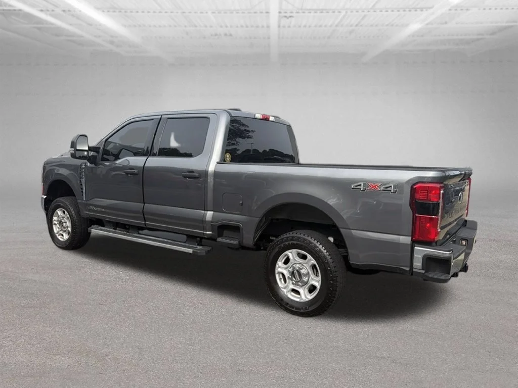 Used 2025 Gray Ford XLT image 3