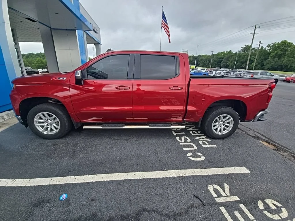 Used 2019 CAJUN RED TINTCOAT Chevrolet LT image 7