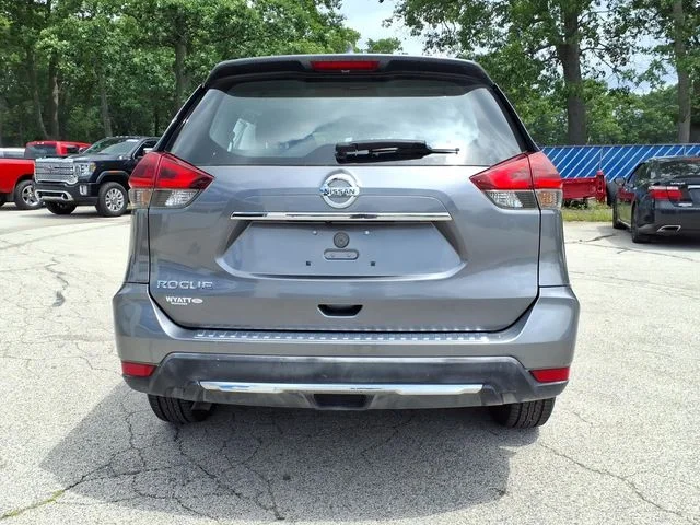 Used 2018 Gray Nissan S image 16