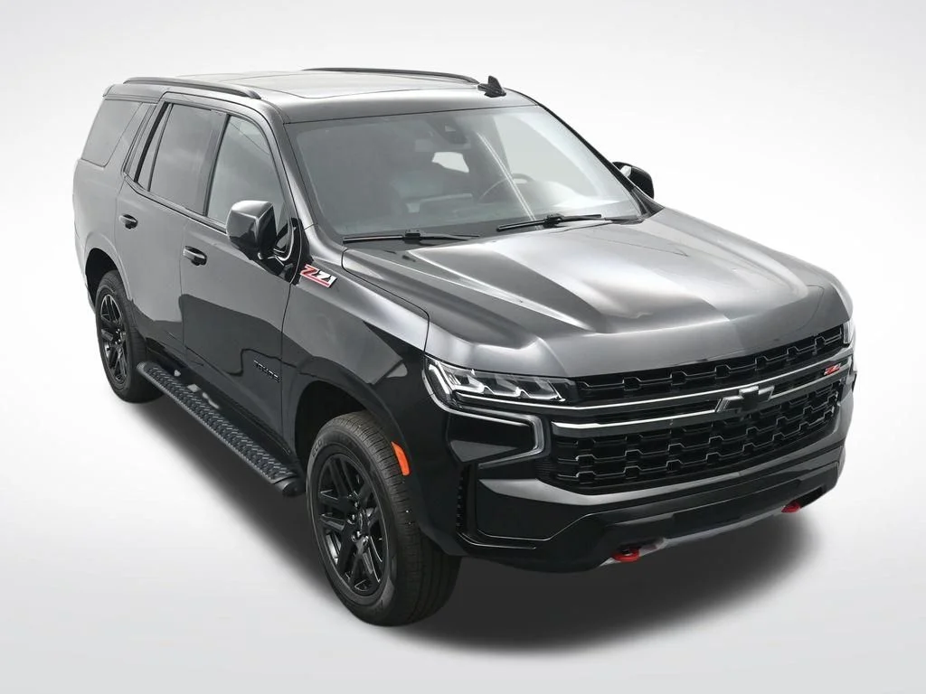 Used 2022 Black Chevrolet Z71 image 23