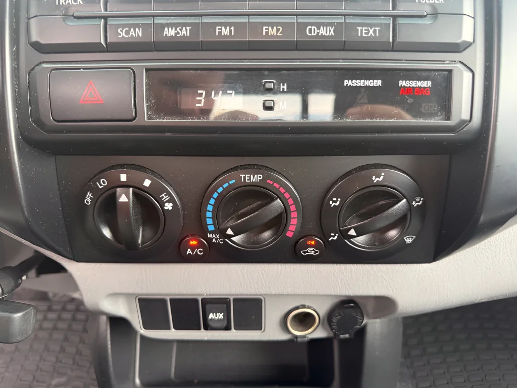 Used 2012 Super White Toyota Base image 23