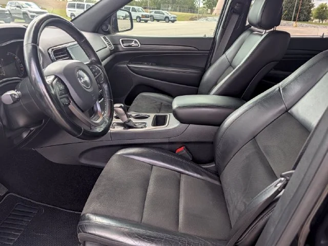 Used 2021 Black Jeep Laredo X image 9