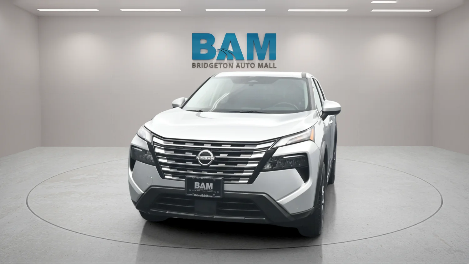 Used 2025 Silver Nissan SV image 2