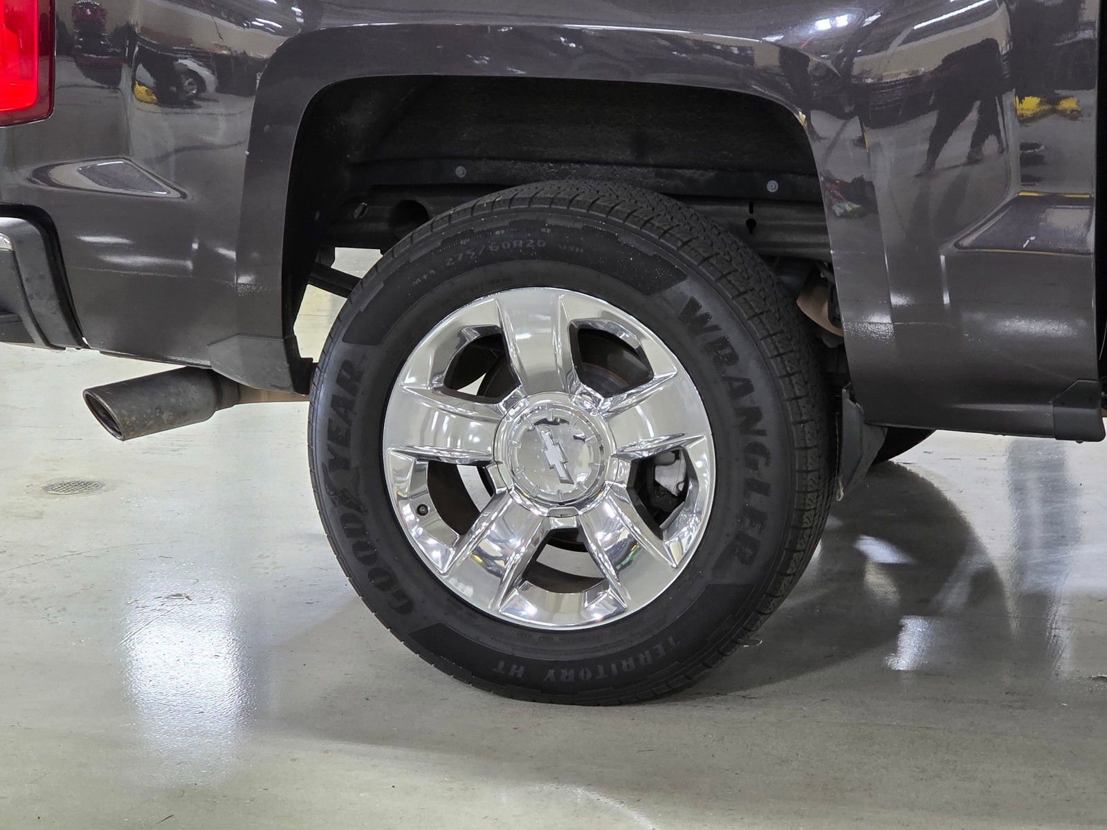Used 2016 TUNGSTEN METALLIC Chevrolet LTZ image 9
