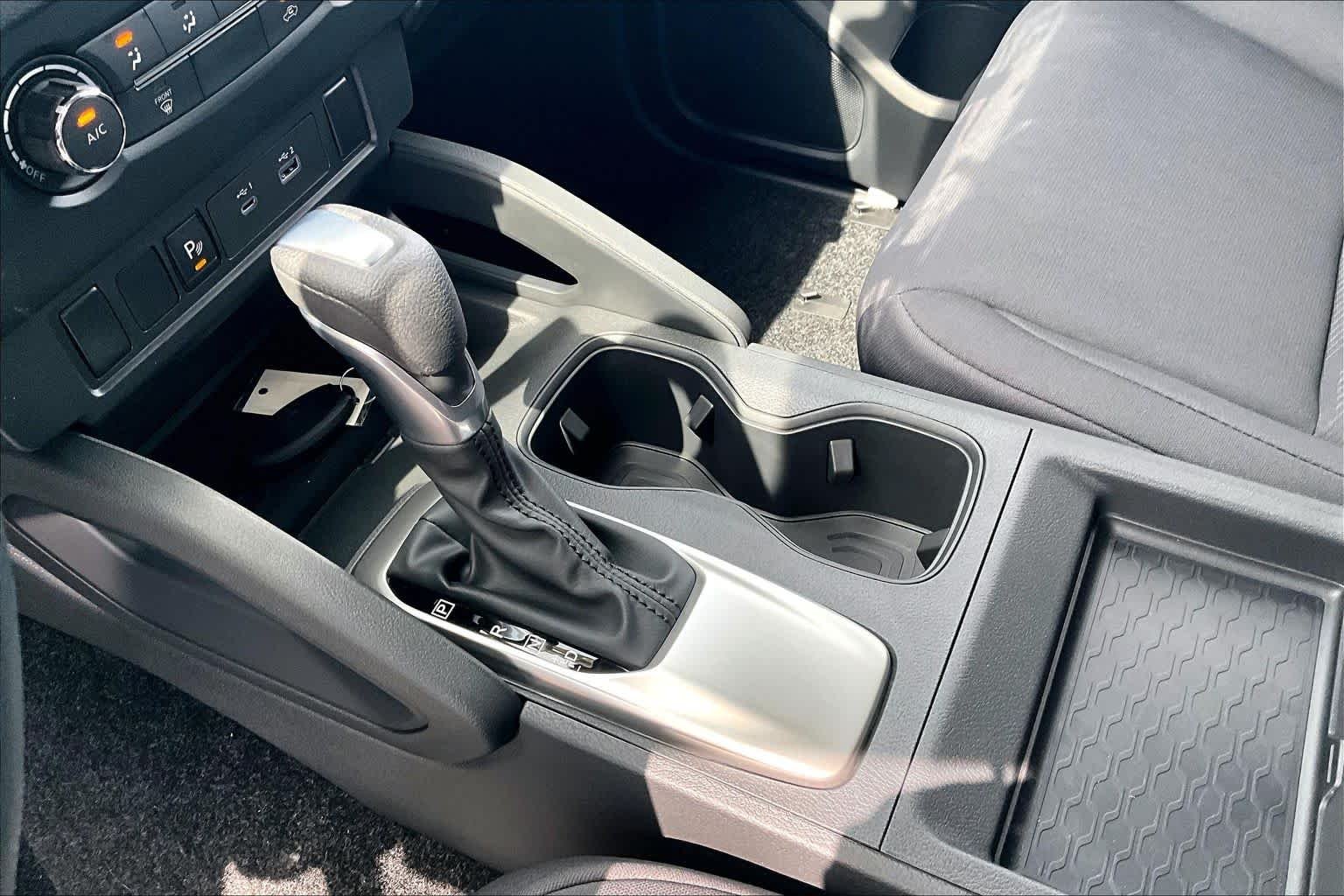 New 2026 Glacier White Nissan S image 11