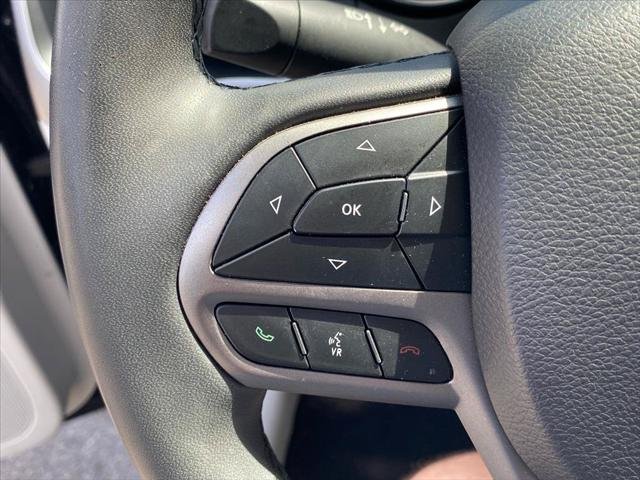 Used 2022 Diamond Black Crystal Pearlcoat Jeep Latitude Lux image 18
