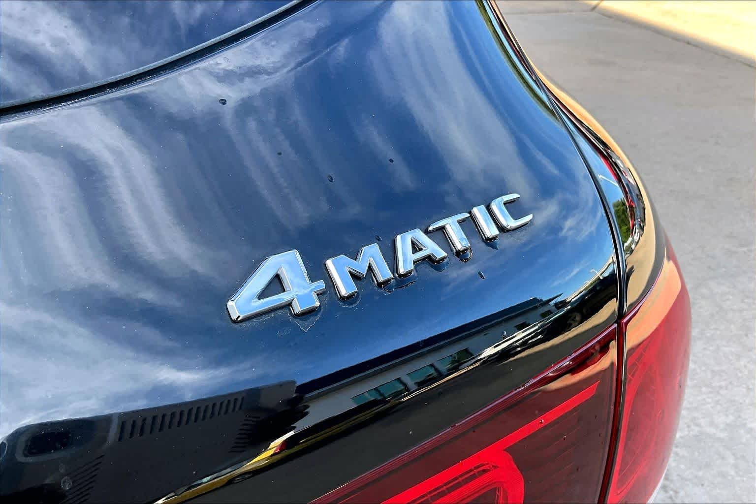 Used 2022  Mercedes-Benz GLC 300 image 10