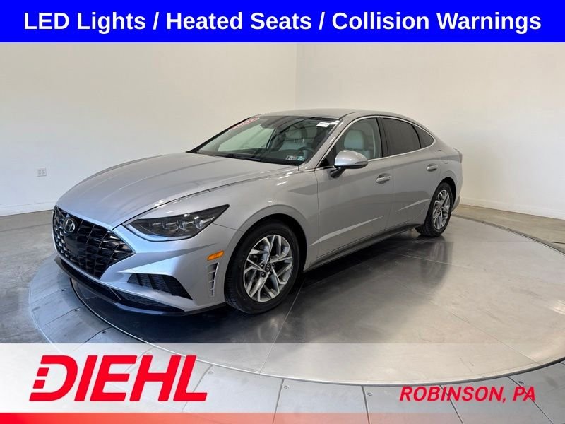 Used 2023 Silver Hyundai SEL image 3