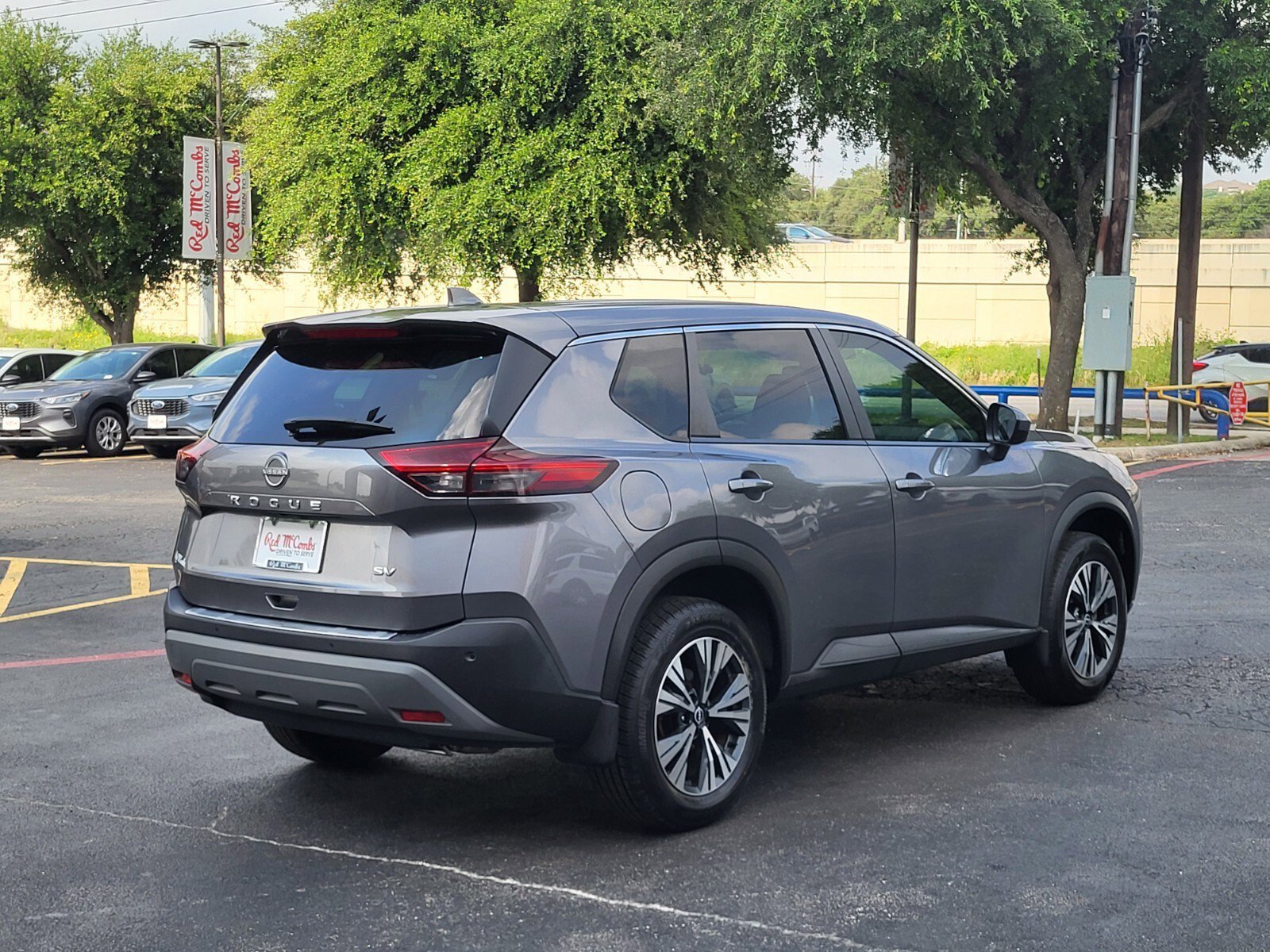 Used 2023 Gun Metallic Nissan SV image 3