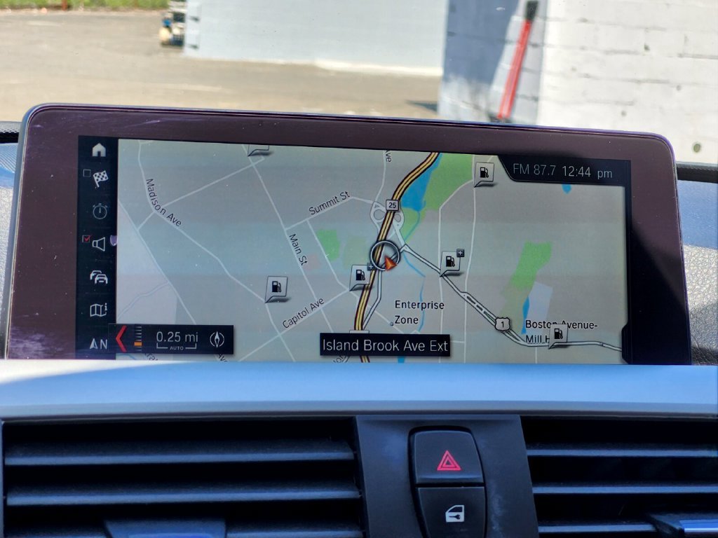 Used 2018 Gray BMW 320i xDrive image 21