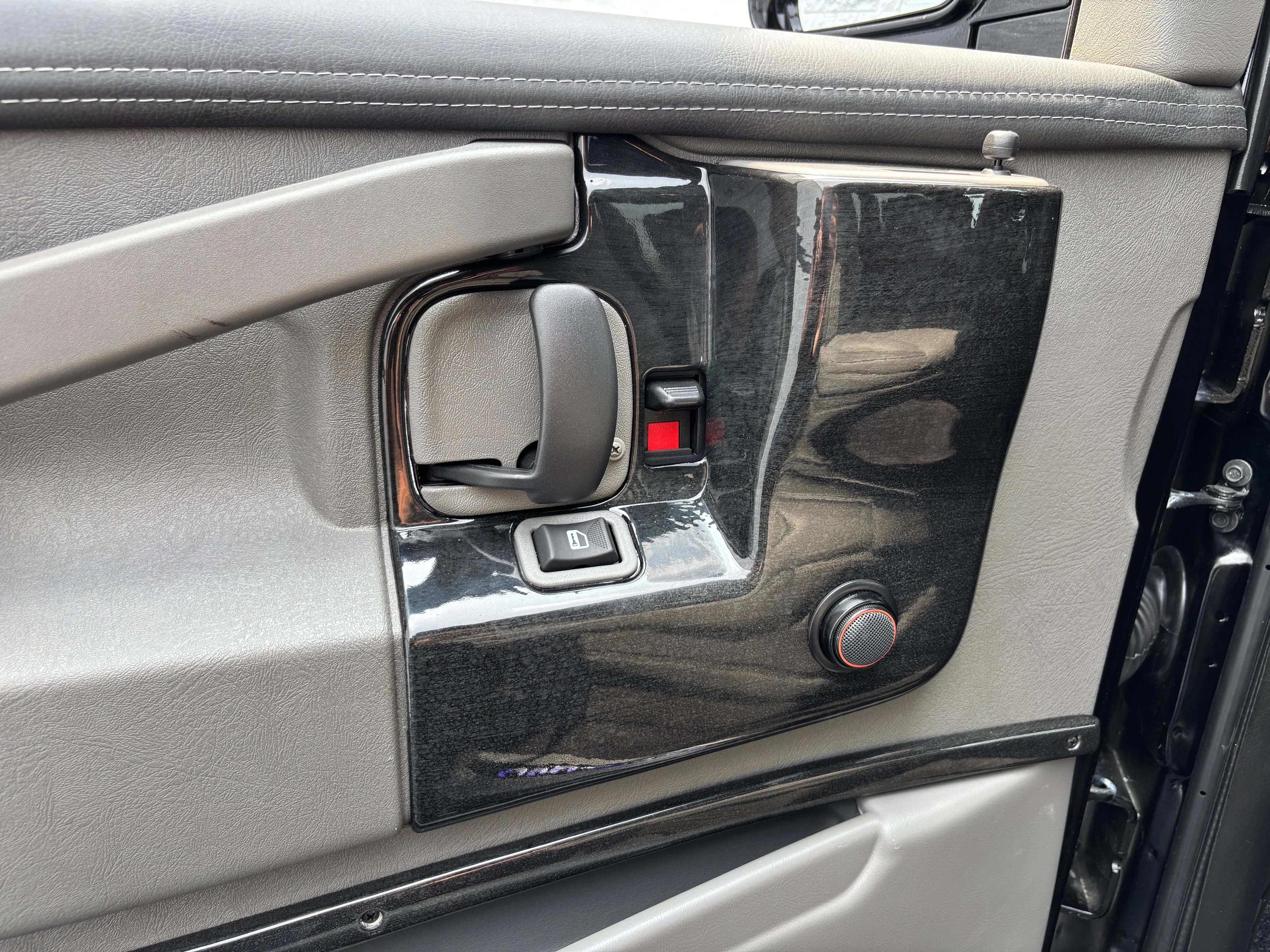 New 2026 Onyx Black GMC Explorer Limited SE image 15