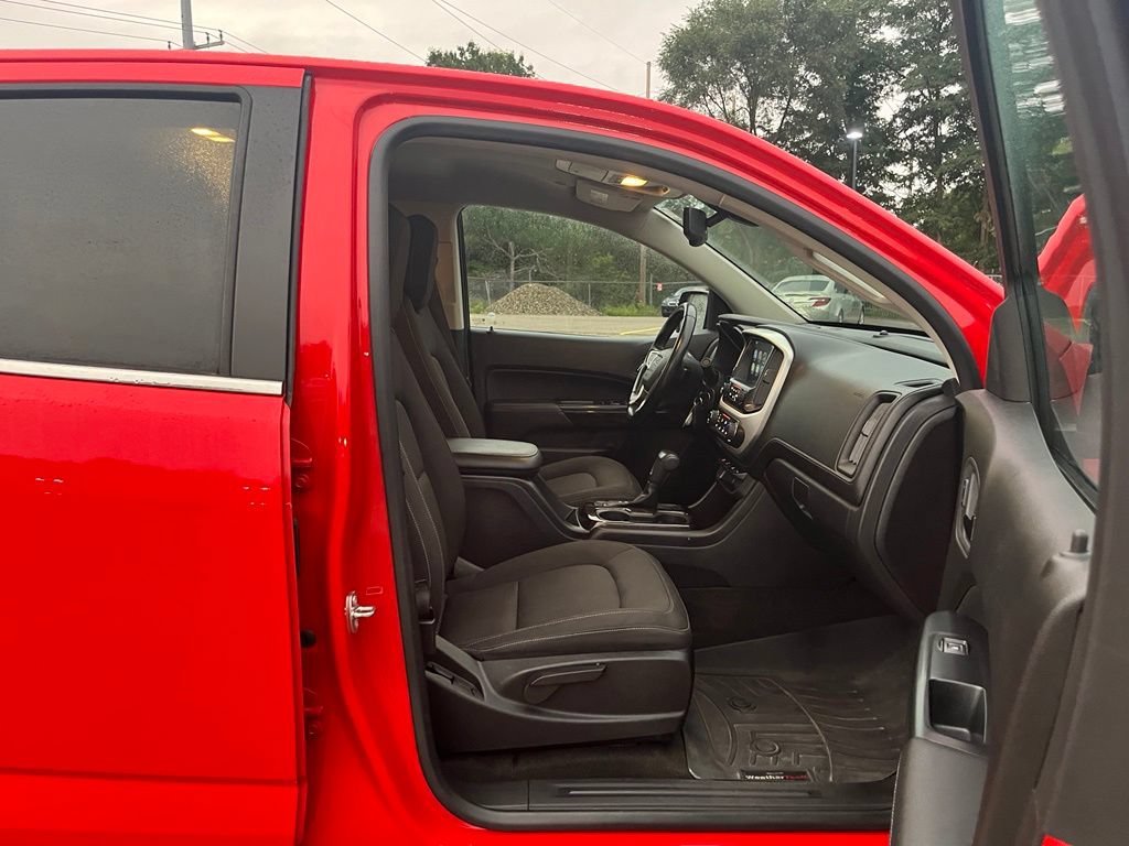 Used 2016 CARDINAL RED GMC 4WD SLE image 28