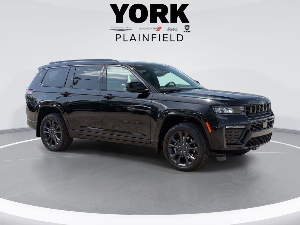 New 2026 Diamond Black Crystal Pearl-Coat Exterior Paint Jeep Limited image 3