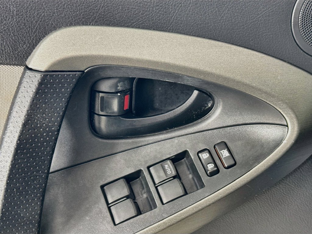 Used 2011 Classic Silver Metallic Toyota Base image 20