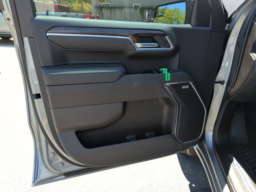 New 2026 Sterling Metallic GMC Elevation image 17