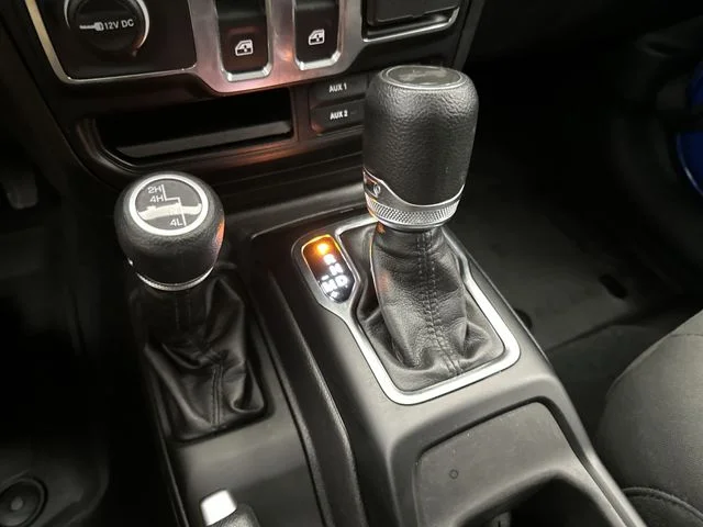 Used 2023 Blue Jeep Sport S image 24