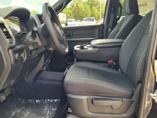 2025 RAM 2500 Tradesman - Photo 6