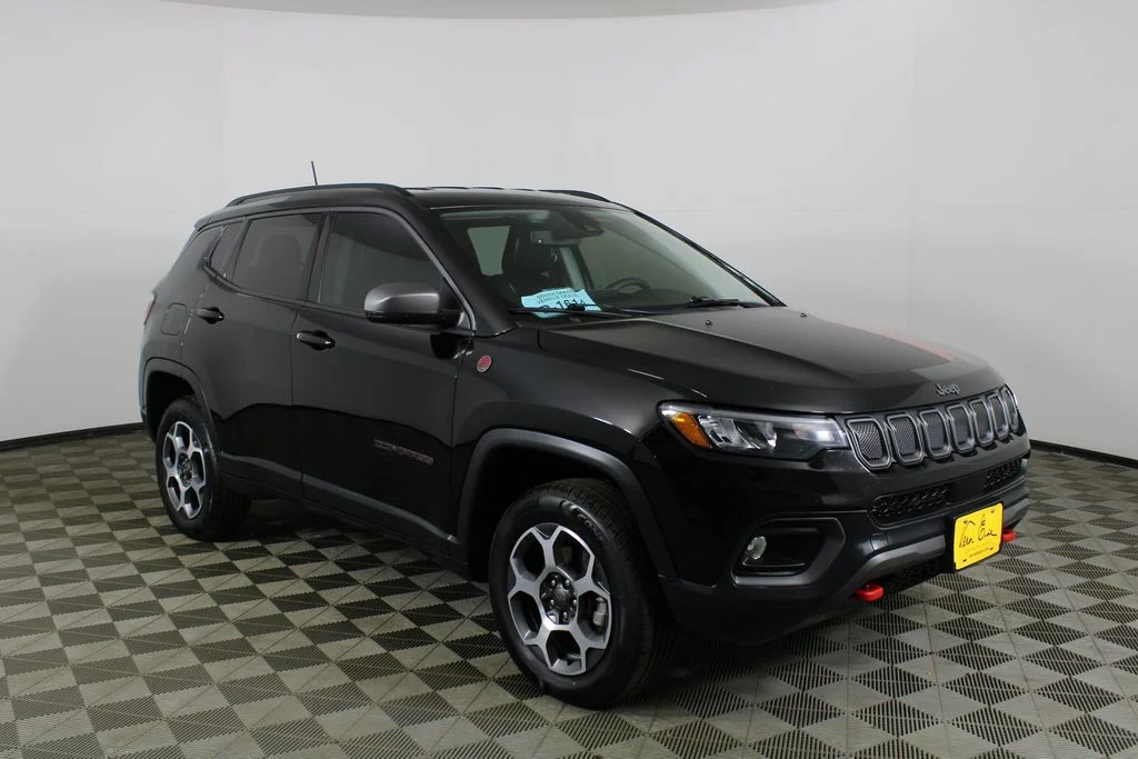 Used 2022 Black Jeep Trailhawk image 1