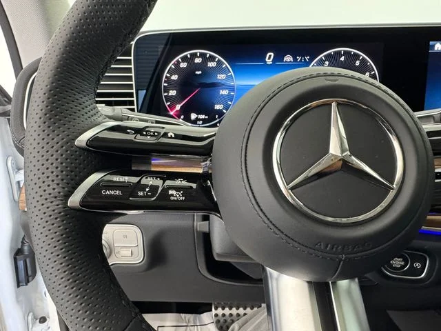 New 2026 MANUFAKTUR Moonlight White Metallic Mercedes-Benz GLS 450 image 24