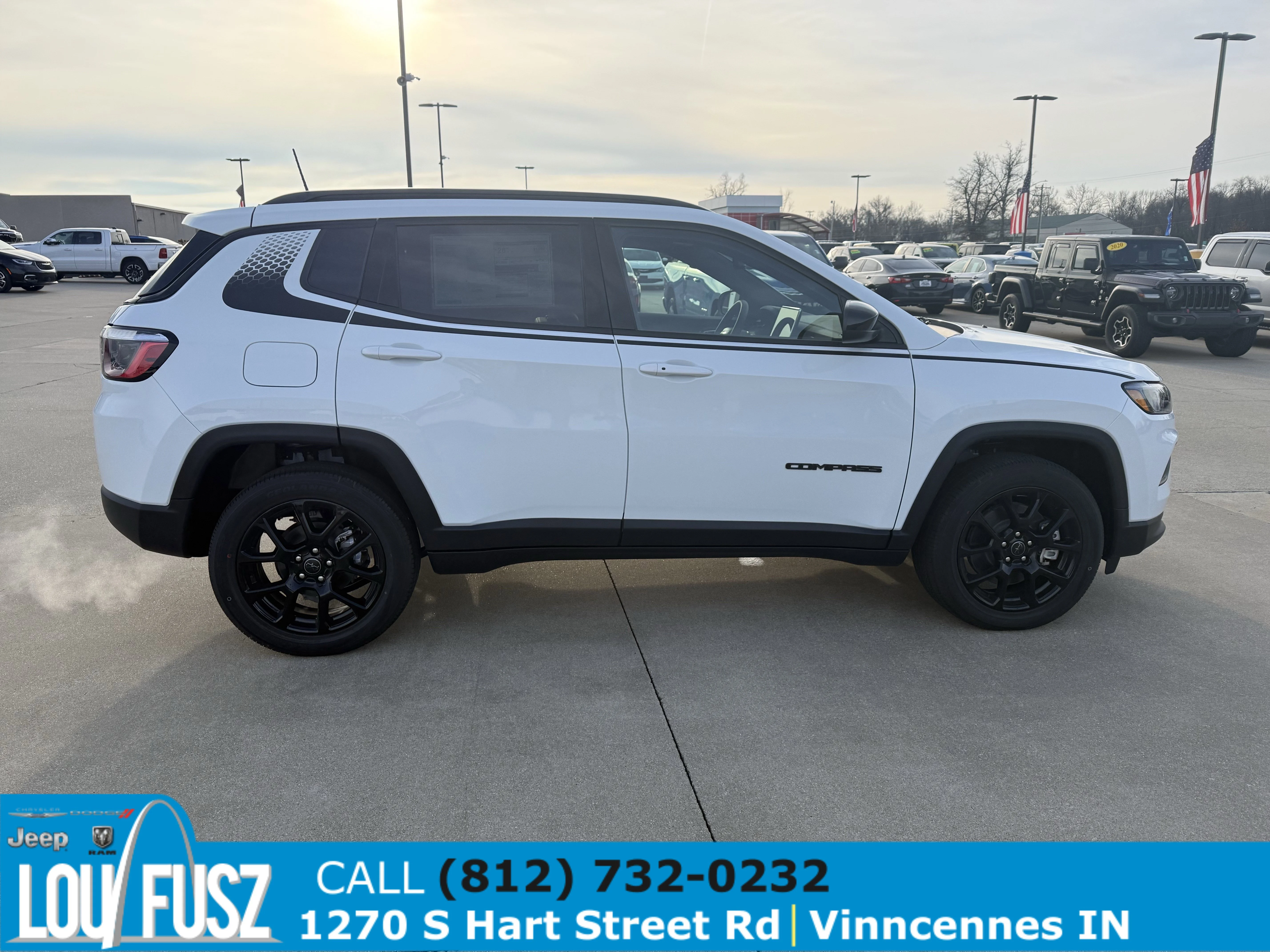 New 2026 Bright White Clear-Coat Exterior Paint Jeep Latitude Altitude image 8