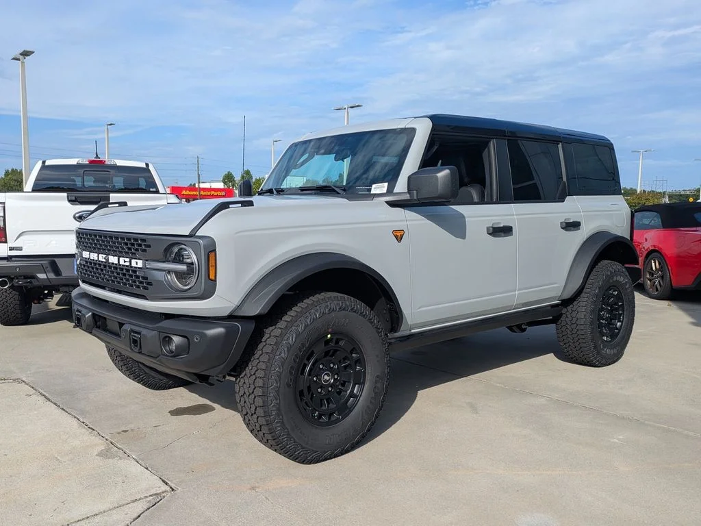 New 2026 Avalanche Gray Ford Badlands image 7