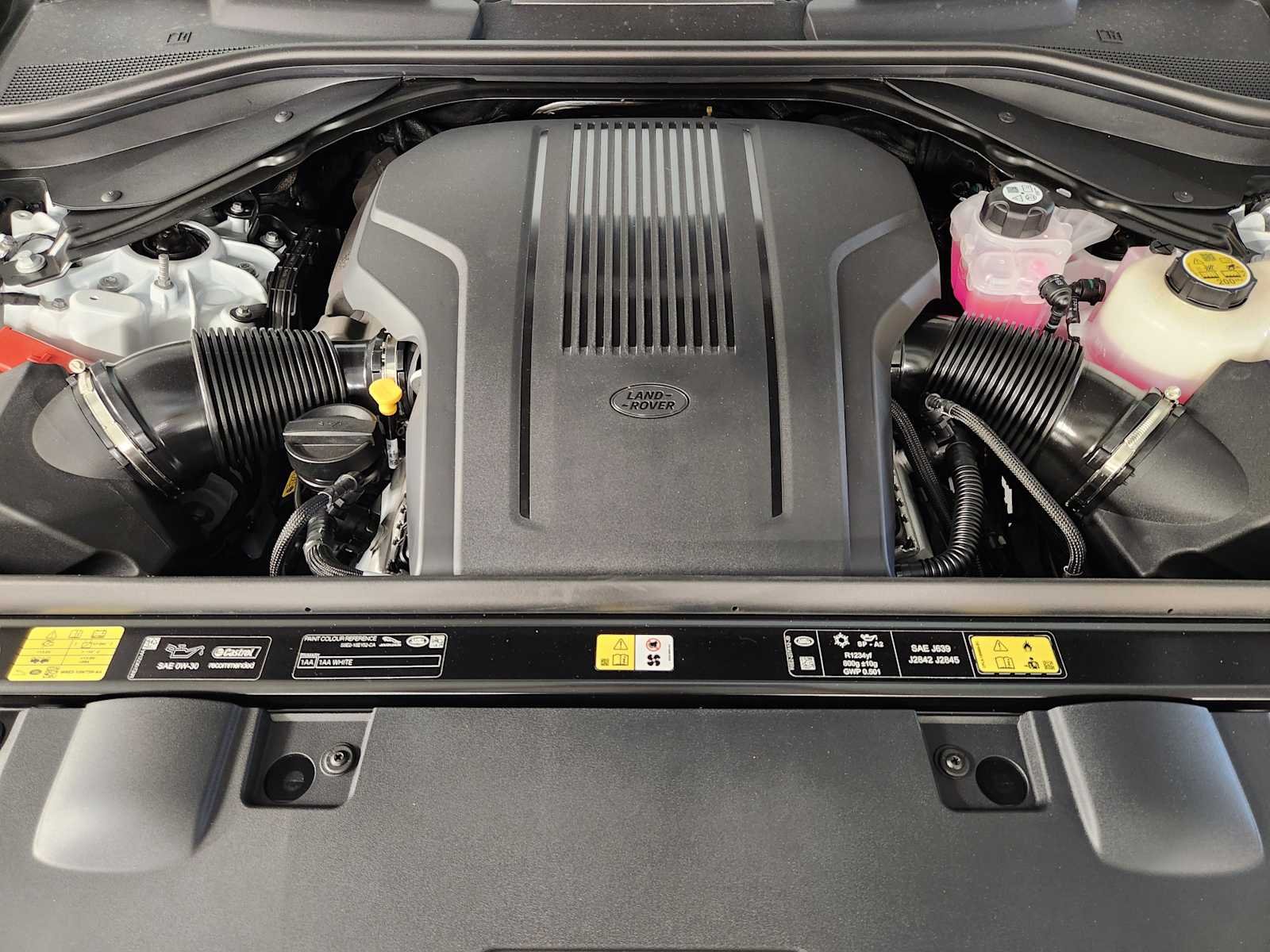 New 2026 Fuji White Land Rover Dynamic SE image 31