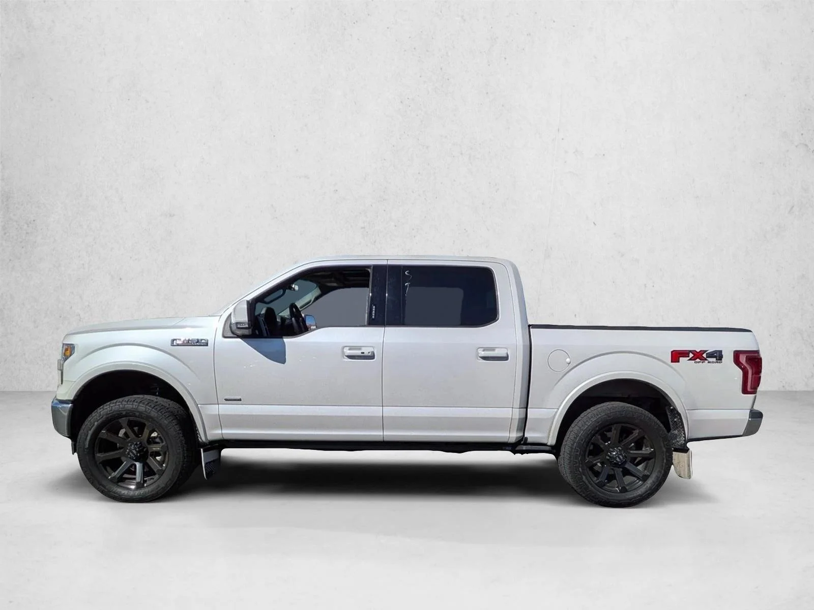 Used 2017 White Platinum Metallic Tri-Coat Ford Lariat image 8